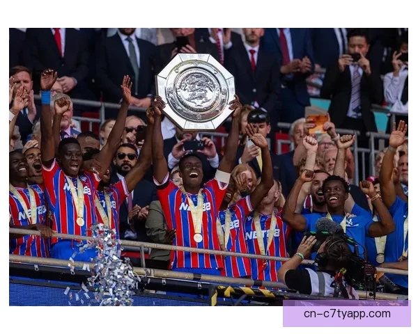 曼城捡漏签下稳妥中后卫格伊